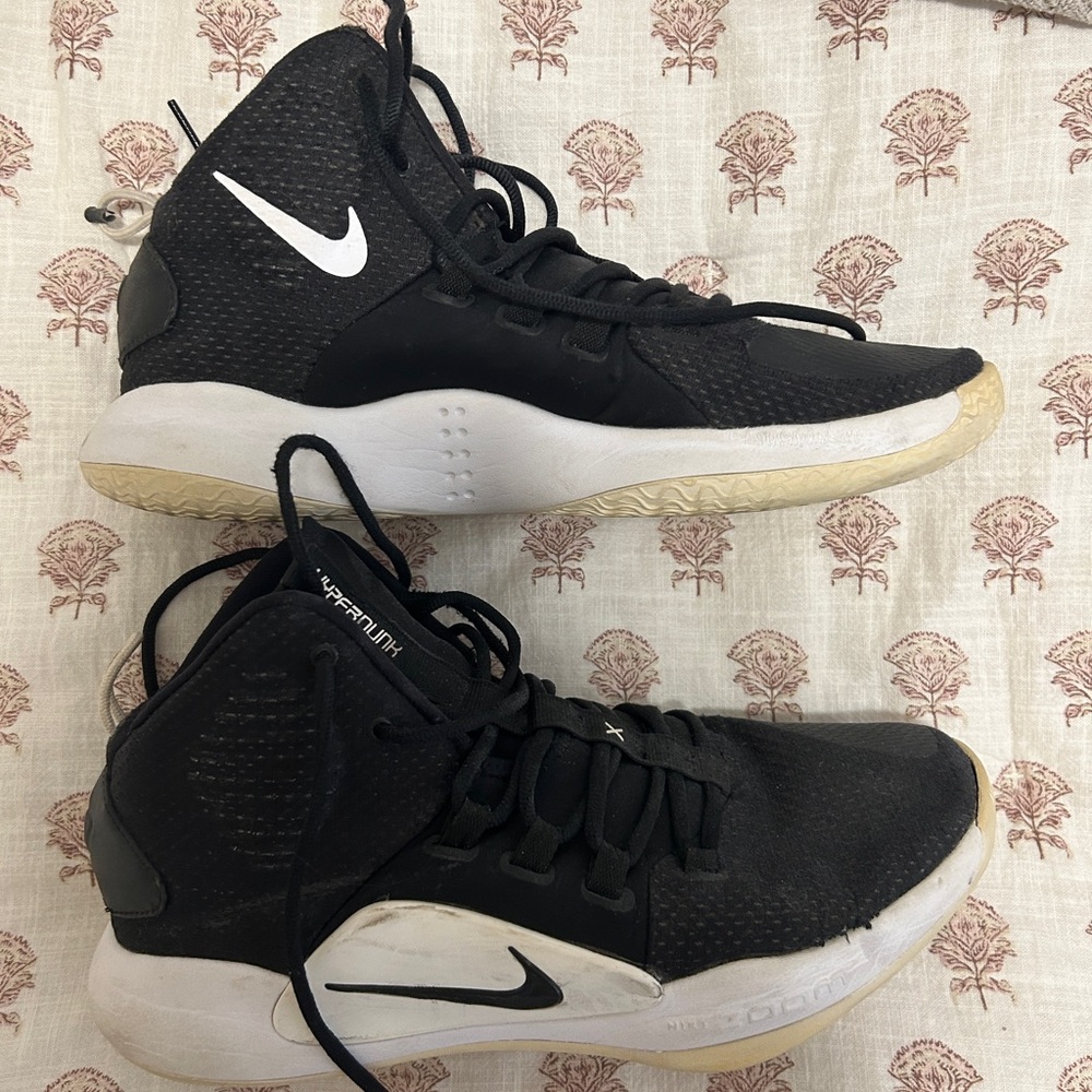 Nike Classic Black Basketball shoes